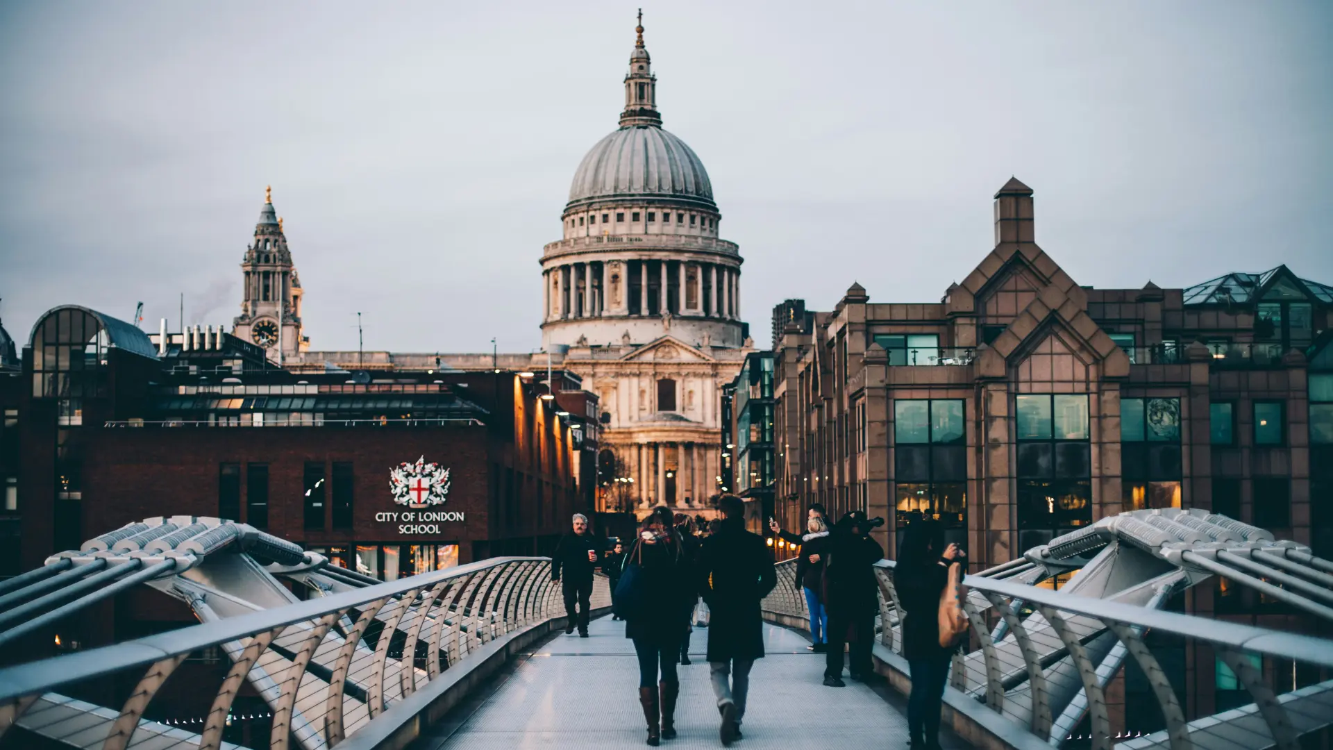 Travel to London and Paris: The Ultimate 10-Day Itinerary for First-Time Visitors