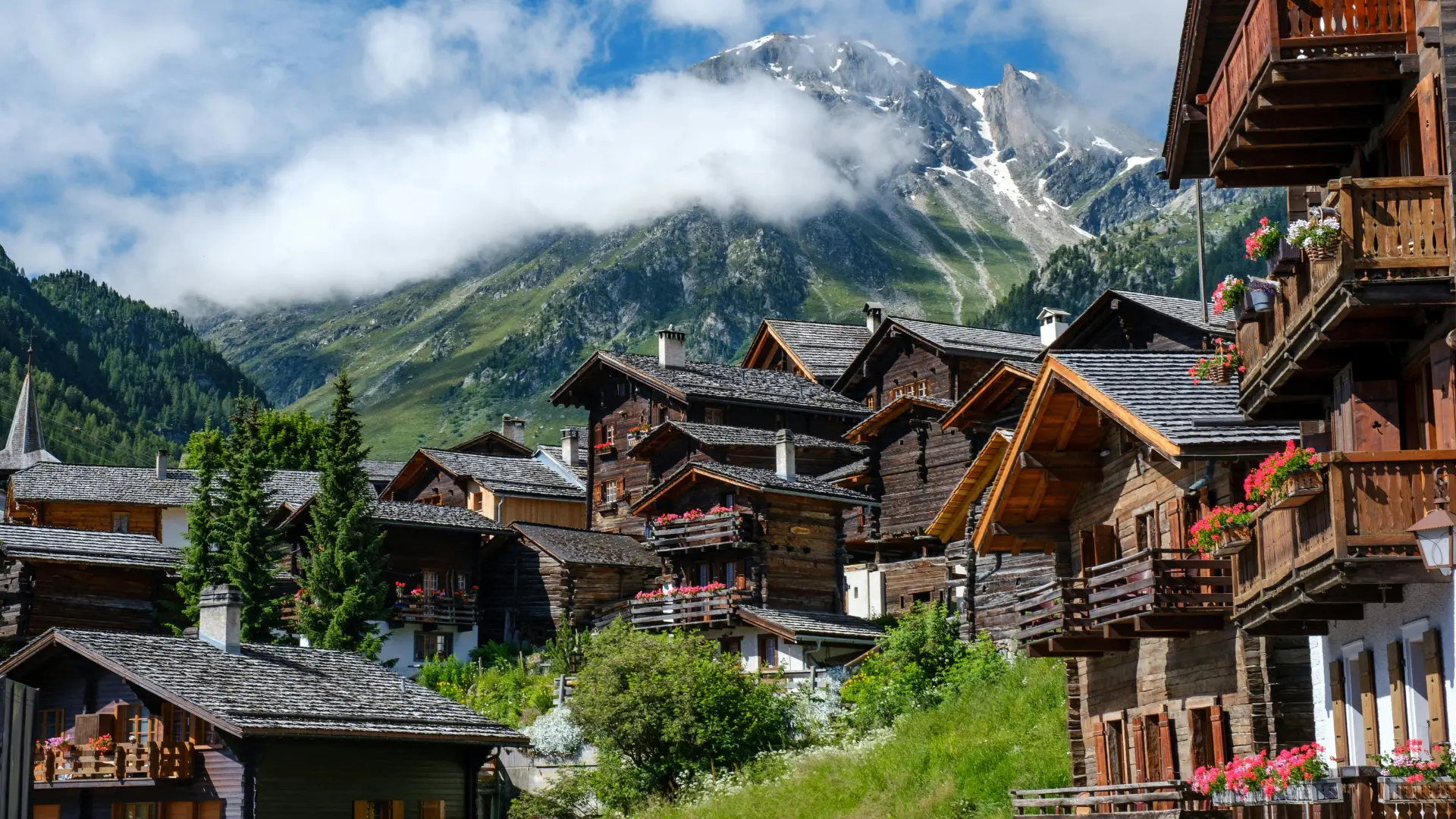 Switzerland Travel Packages: How to Choose the Perfect Alpine Getaway for Every Season and Budget