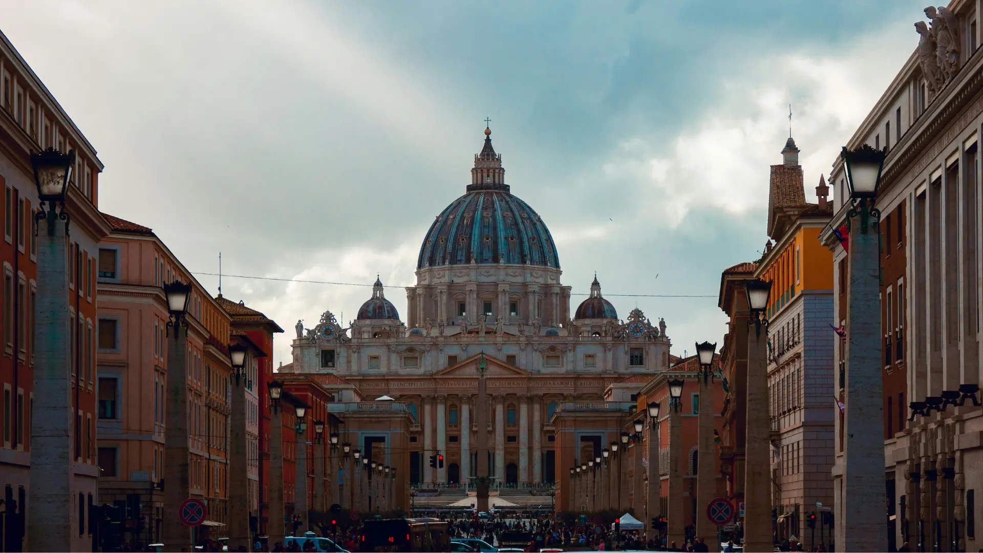 Traveling to the Vatican: How to Plan the Perfect Visit to the World’s Smallest Country with the Biggest Wonders